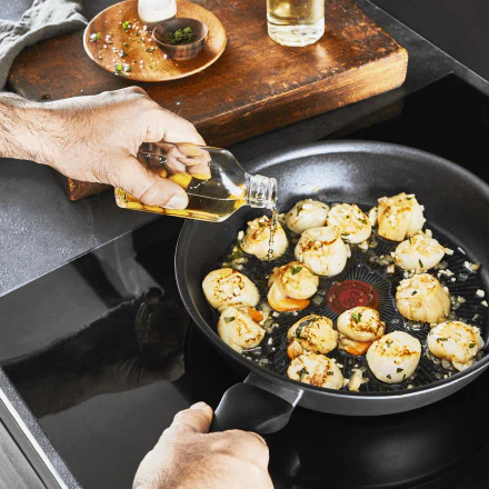 Tefal Unlimited G2550243 Non-Stick Frypan 20cm – Durable Titanium Reinforced Coating with Thermo-Spot Technology, Black Aluminium Cookware for Daily Use, Easy Clean & Long-Lasting Performance