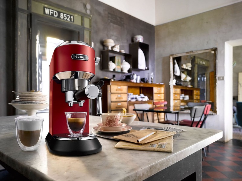 De'Longhi Espresso Maker Dedica Style EC685R – Compact and Stylish Coffee Machine with Professional Espresso Extraction, Cappuccino and Latte Functionality, 15-Bar Pump Pressure, Red Finish De'Longhi Espresso Maker Dedica Style EC685R – Compact and Stylish Coffee Machine with Professional Espresso Extraction, Cappuccino and Latte Functionality, 15-Bar Pump Pressure, Red Finish