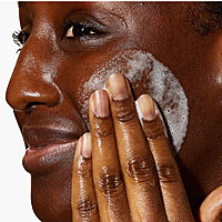 CeraVe SA Smoothing Cleanser 236ml , or the face and body , helps to alleviate rough and bumpy skin texture, leaving skin feeling smoother CeraVe SA Smoothing Cleanser 236ml , or the face and body , helps to alleviate rough and bumpy skin texture, leaving skin feeling smoother