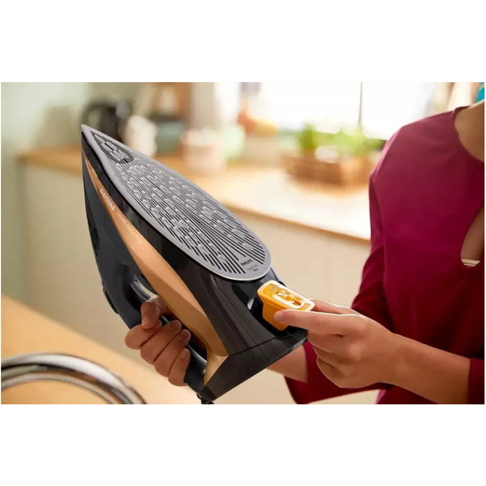 Philips DST7040 Steam Iron 2800W, OptimalTemp Technology, Steam Boost up to 200g, Ceramic Soleplate, 300ml Water Tank, Drip Stop Feature, Vertical Steaming Function for Efficient Ironing Philips DST7040 Steam Iron 2800W, OptimalTemp Technology, Steam Boost up to 200g, Ceramic Soleplate, 300ml Water Tank, Drip Stop Feature, Vertical Steaming Function for Efficient Ironing